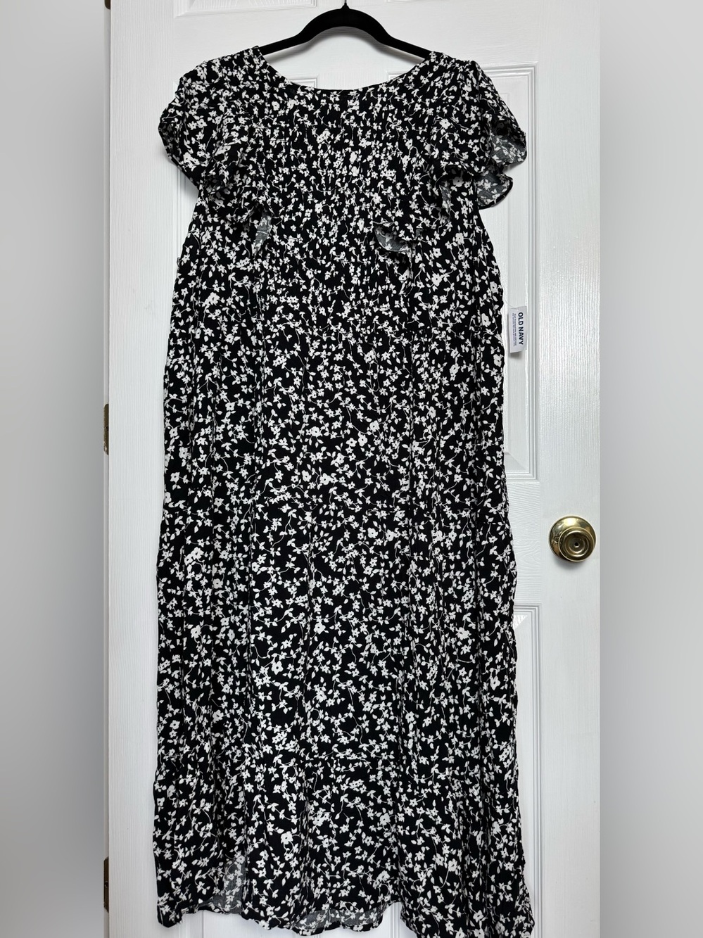 Old Navy 3X Black & White Floral Maxi Dress with Cut out Back-NWT